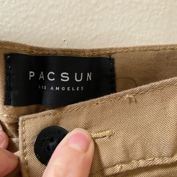 PacSun Mens khaki shorts 30 inch waist - Picture 3 of 7